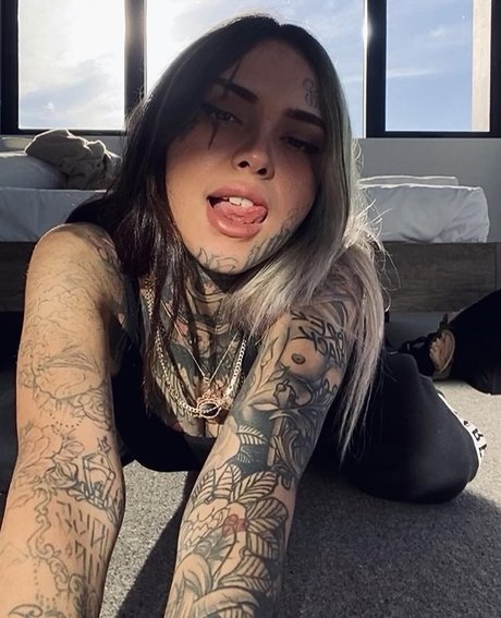 Yasvo top model pictures