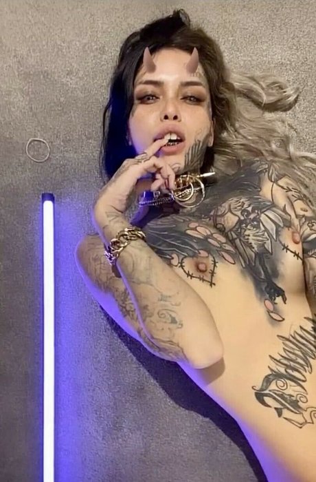 Yasvo sexy model pic