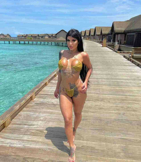 Alanamaxxine sexy pornstar pics