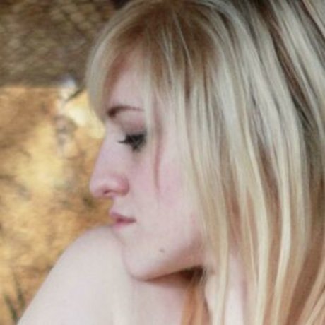 alysondacher model nude image