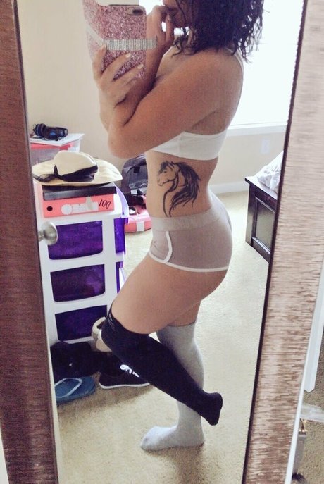 Hanamiblossom sexy model pic