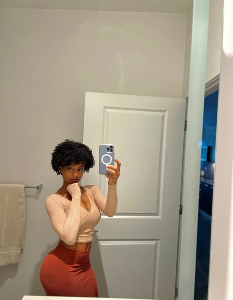 Saffronnn sexy actress pictures