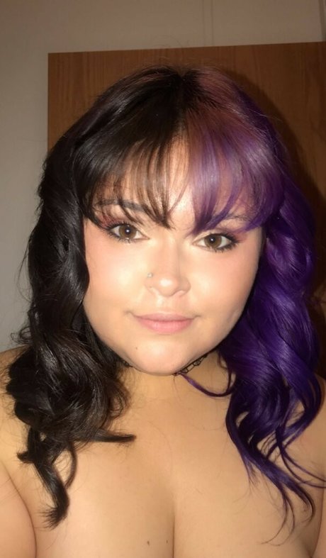 SkyebellaXXX model adult pics