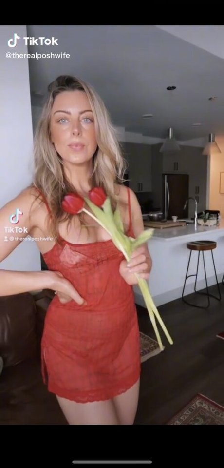 Therealposhwife sex model gallery