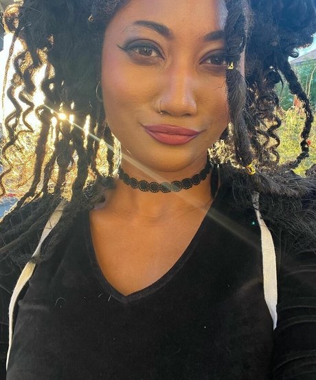 Junkothegoddess nudes model image