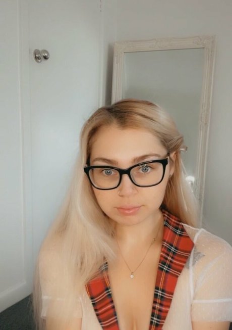 taylajayde model nude picture