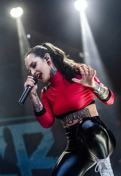 Tatiana Shmayluk nude pornstar image