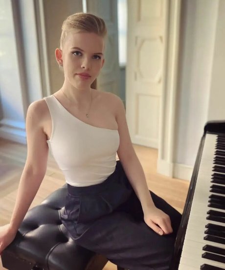 Eva Gevorgyan star adult pic