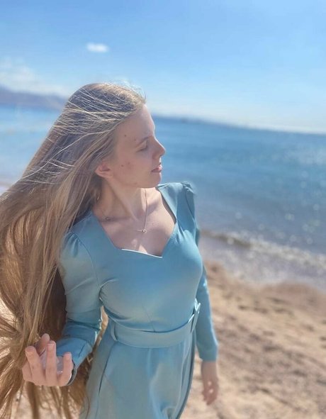 Eva Gevorgyan nude model image