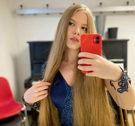 Eva Gevorgyan model exclusive picture