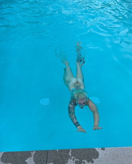 CBG19 naked star photos