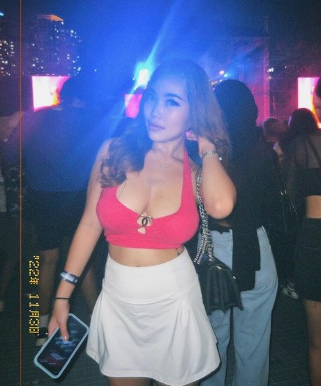 Nia Irwan exclusive pornstar pictures