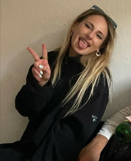 Sophia Zisi free actress gallery