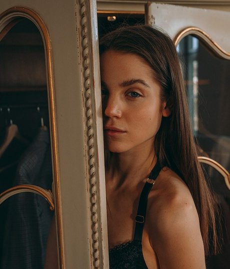 Pauline Schuller top pornstar photos