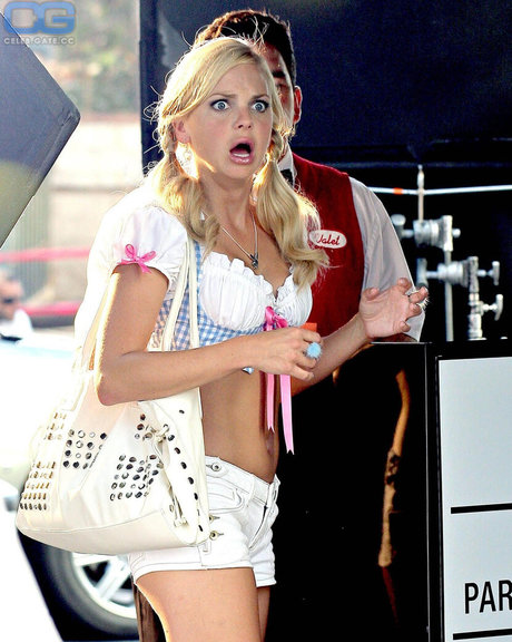 Anna Faris model naked photo