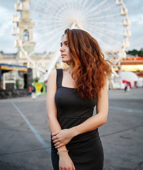 prone onlyfans pornographic picture