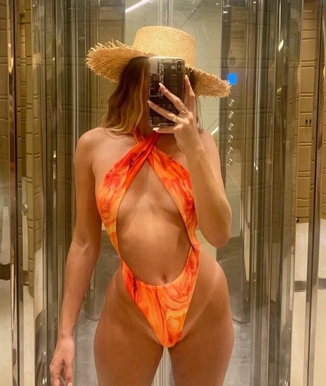 Casi Davies erotic star pictures