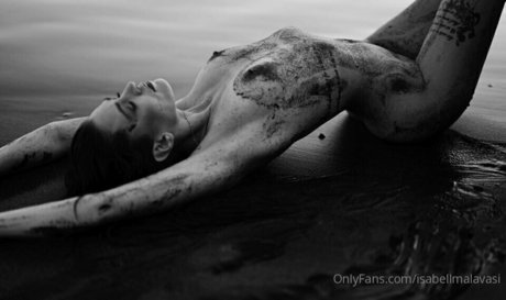Isabell Malavasi exclusive model galleries