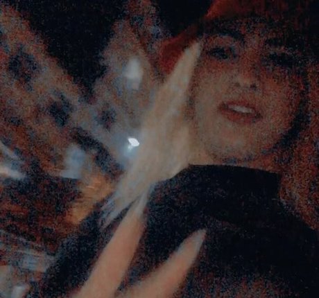 Cikarelly exclusive actress photos