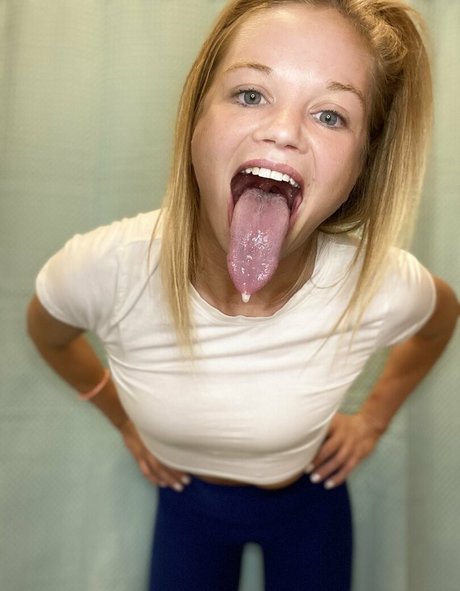 katelynlongtongue top star img