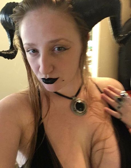 BordeauxBlack naked star pictures