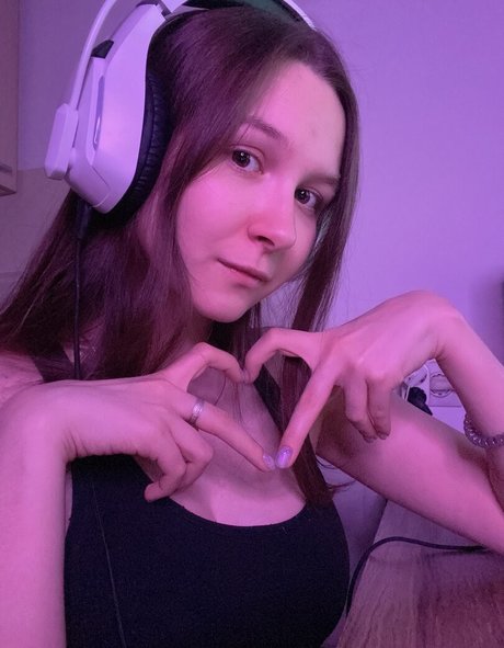 realcutemoe erotic model pics