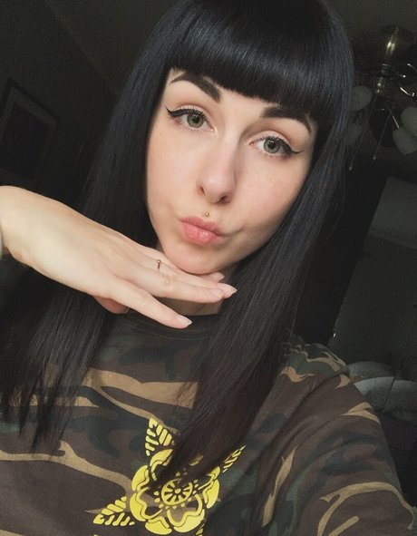 romisu model sexy pictures