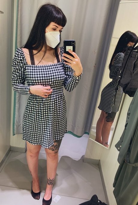 romisu xxx actress image