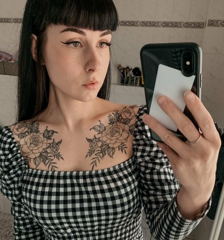 romisu art actress pic