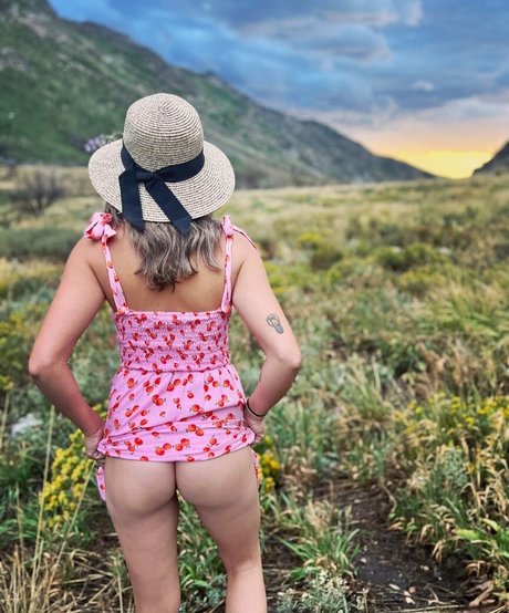 SortaSweetWin nudes model img