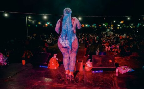 Lulu Mena model nude picture