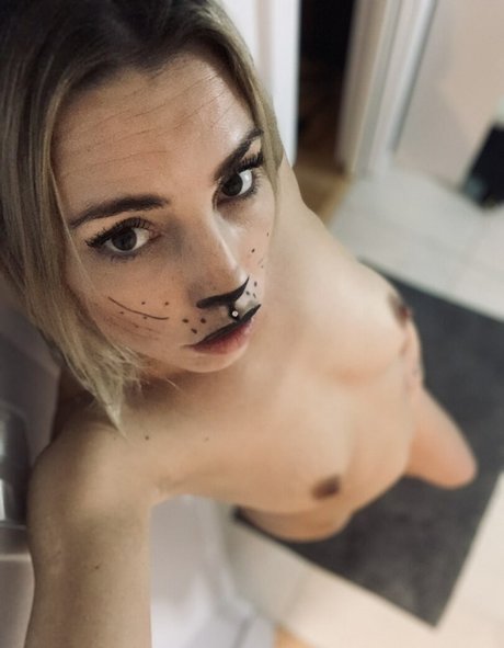 Shana Lane pretty actress photos