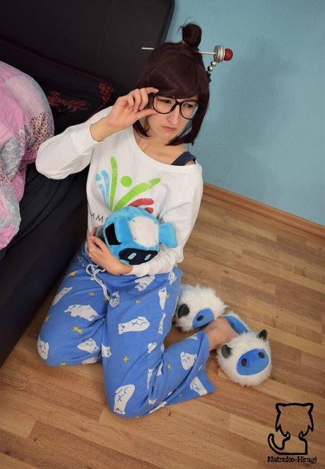 Natsuko Hiragi erotic actress galleries