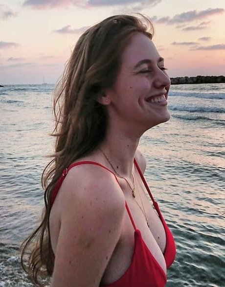 Roni Kempinski high quality star pictures