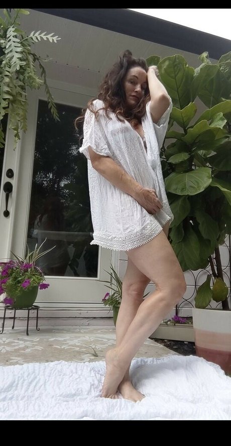 MilfChristine model sexy photo