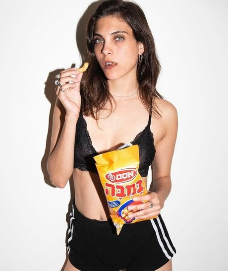 Meyran Menkes pretty pornstar pictures