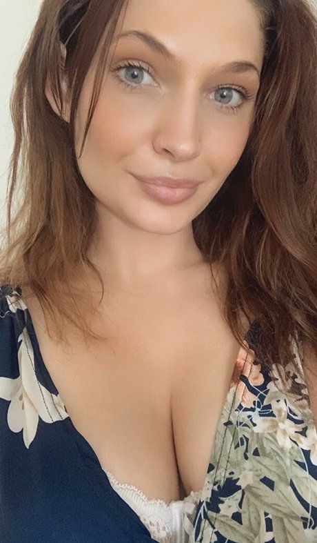 lollipopfields nude pornstar pic