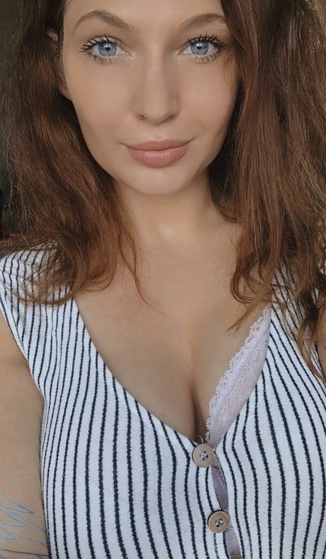 lollipopfields nudes actress photo