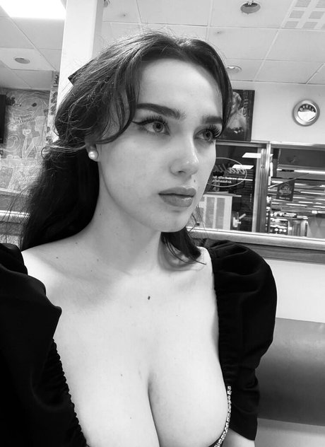 xHot slutx free actress photo