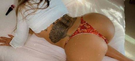 AvaArlo adult model image