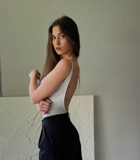 Alina Peter model erotic image