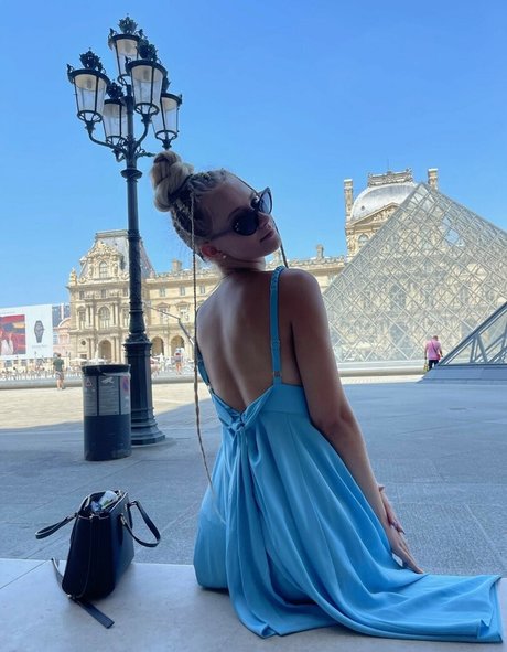 Kitty Nguyen star sexy photos