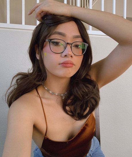 honeebell model pretty images