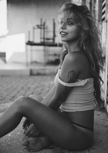 Tohar Fried nude model pic