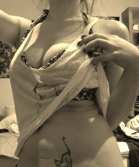 PoloSnuggles sexy model pictures