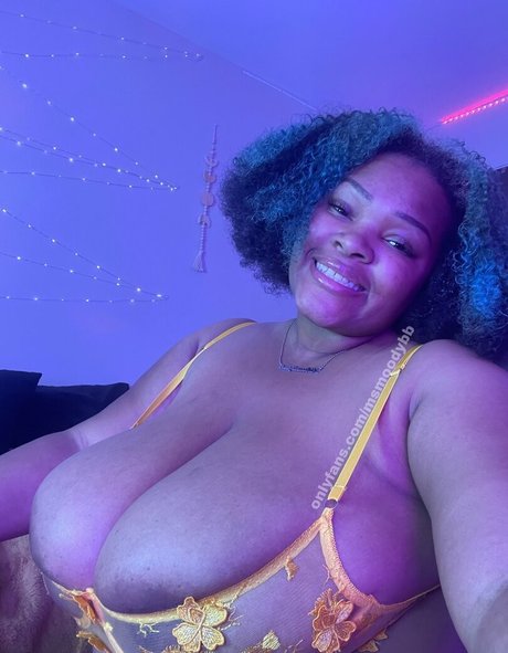 MsMoodyBB sex model archive