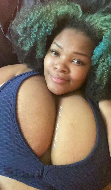 MsMoodyBB pornstar xxx pics