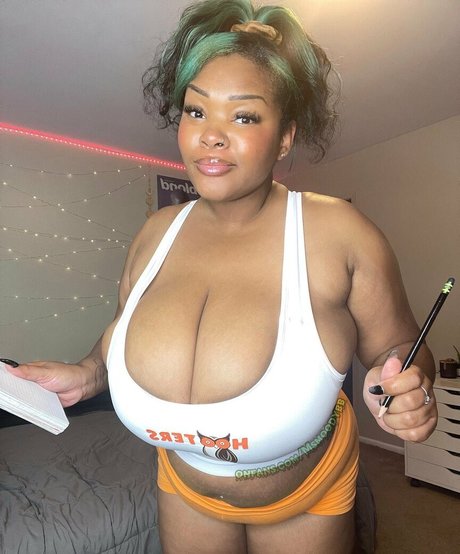 MsMoodyBB model high quality photo