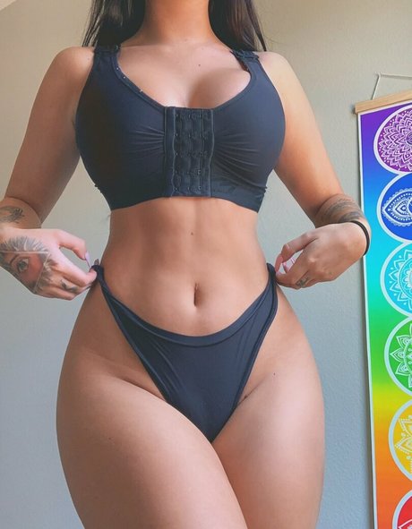 jazzjizzes model top img