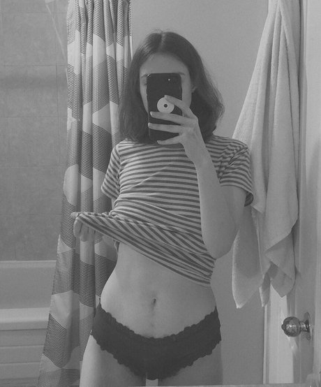 weedcommie nude actress images